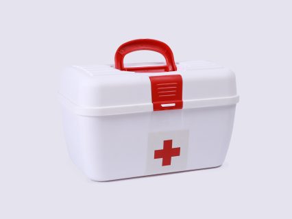 Qué debería contener un botiquín básico de primeros auxilios? - OSDE